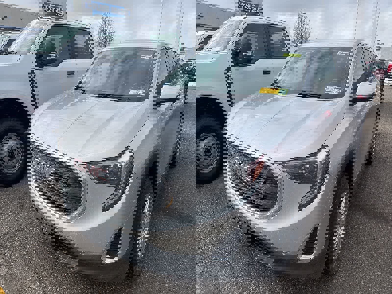 Used 2018 GMC Terrain SLE image 2