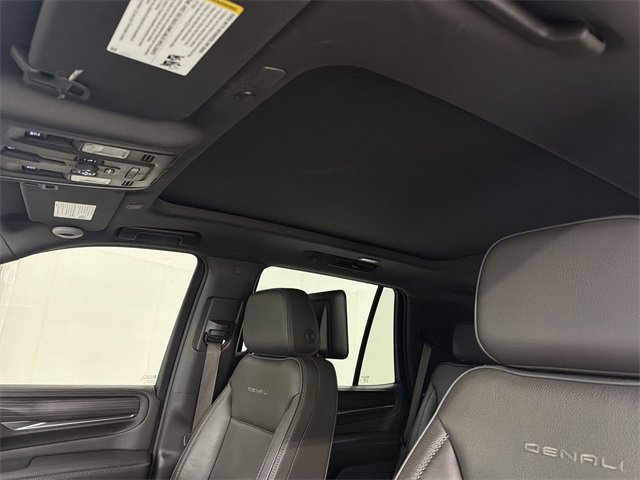 Used 2021 GMC Yukon Denali w/ Denali Ultimate Package image 26