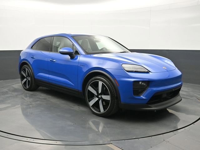 New 2026 Porsche Macan Electric RWD image 25