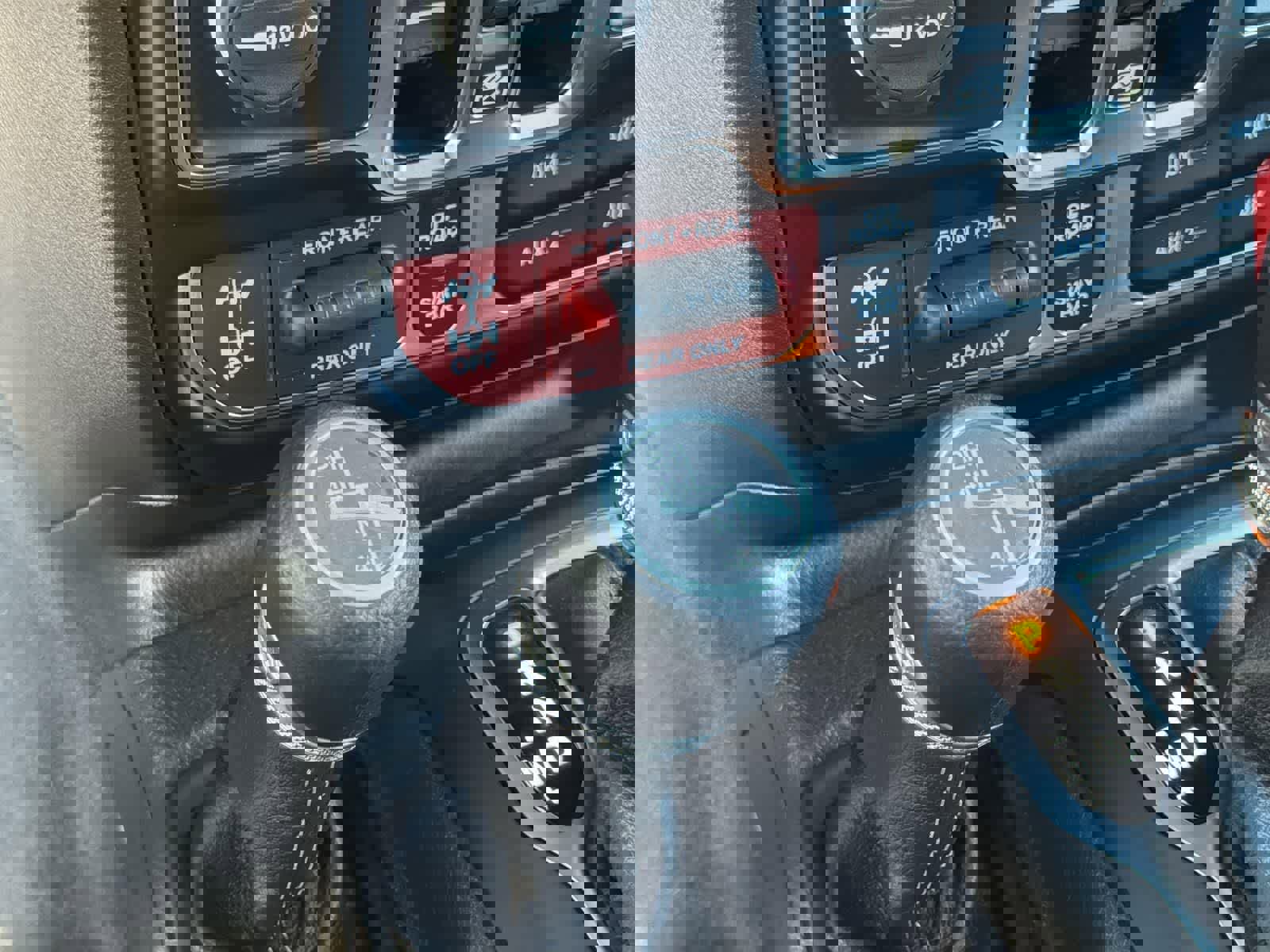 Used 2024 Jeep Wrangler Unlimited Rubicon w/ Technology Group image 20