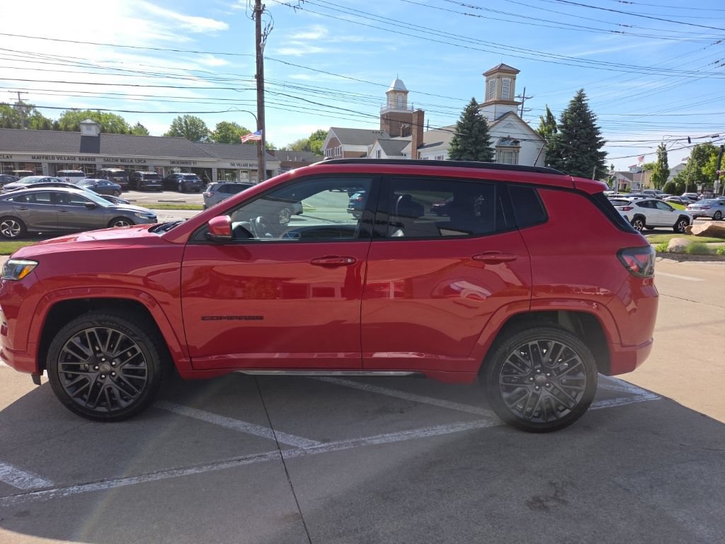 Certified 2022 Jeep Compass Limited w/ (RED) Package AWD/4WD image 8