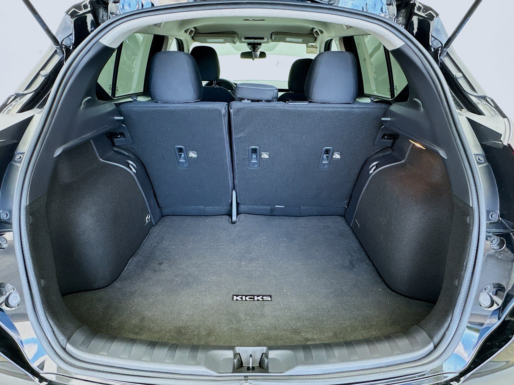 Used 2021 Nissan Kicks S FWD image 17