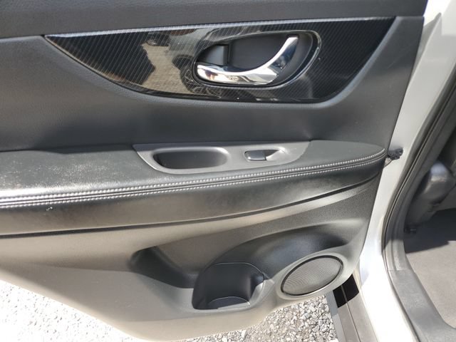 Used 2020 Nissan Rogue SL FWD image 17