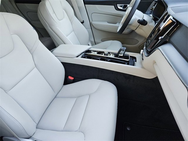 Used 2025 Volvo XC60 T8 Core w/ Climate Package image 17