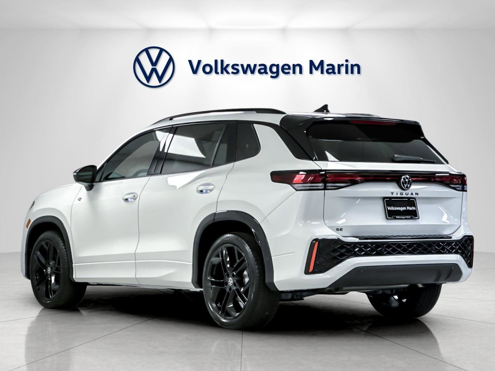 New 2026 Volkswagen Tiguan SE R-Line image 3