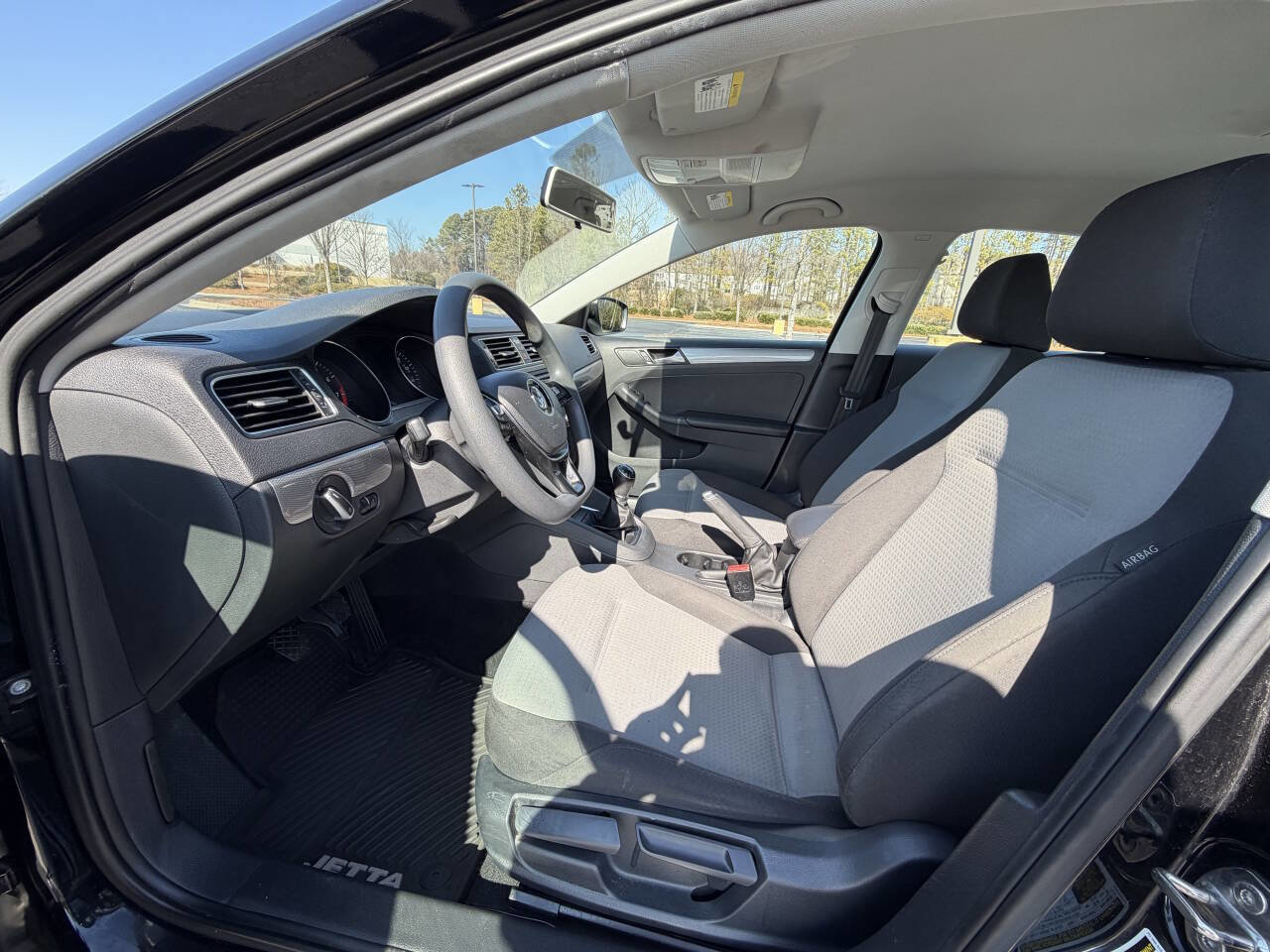 Used 2017 Volkswagen Jetta S image 23