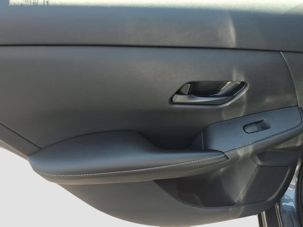 Used 2025 Nissan Sentra SV FWD image 13