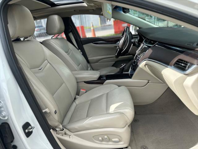 Used 2017 Cadillac XTS Luxury w/ Driver Awareness Package image 17