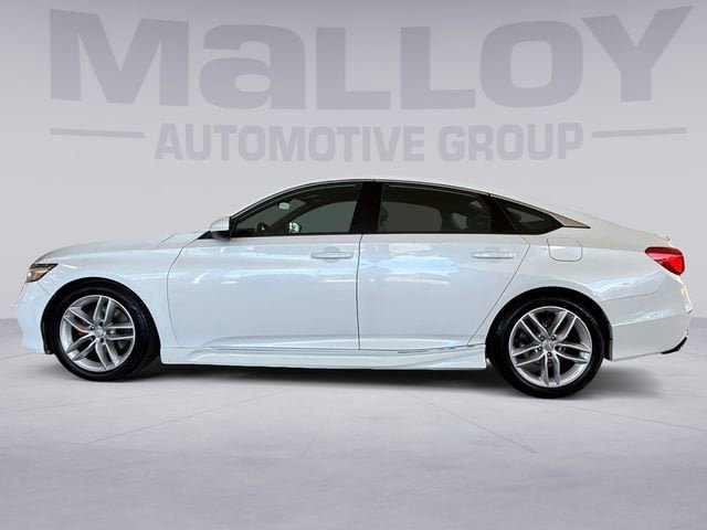 Used 2018 Honda Accord Sport image 2