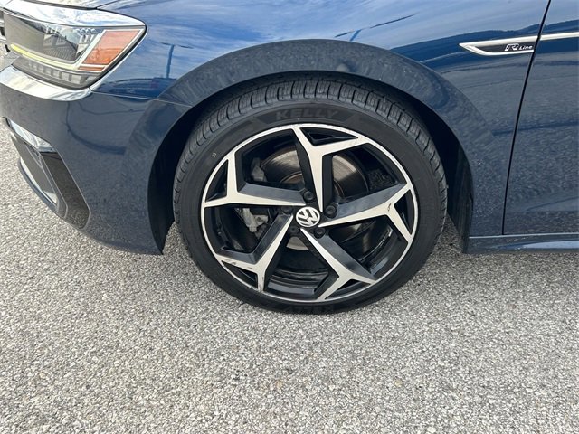 Used 2020 Volkswagen Passat 2.0T R-Line image 11