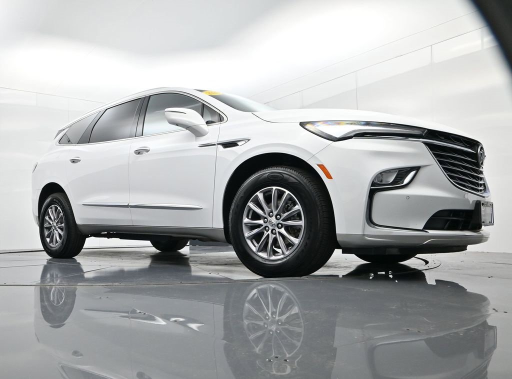 Used 2024 Buick Enclave Premium image 58