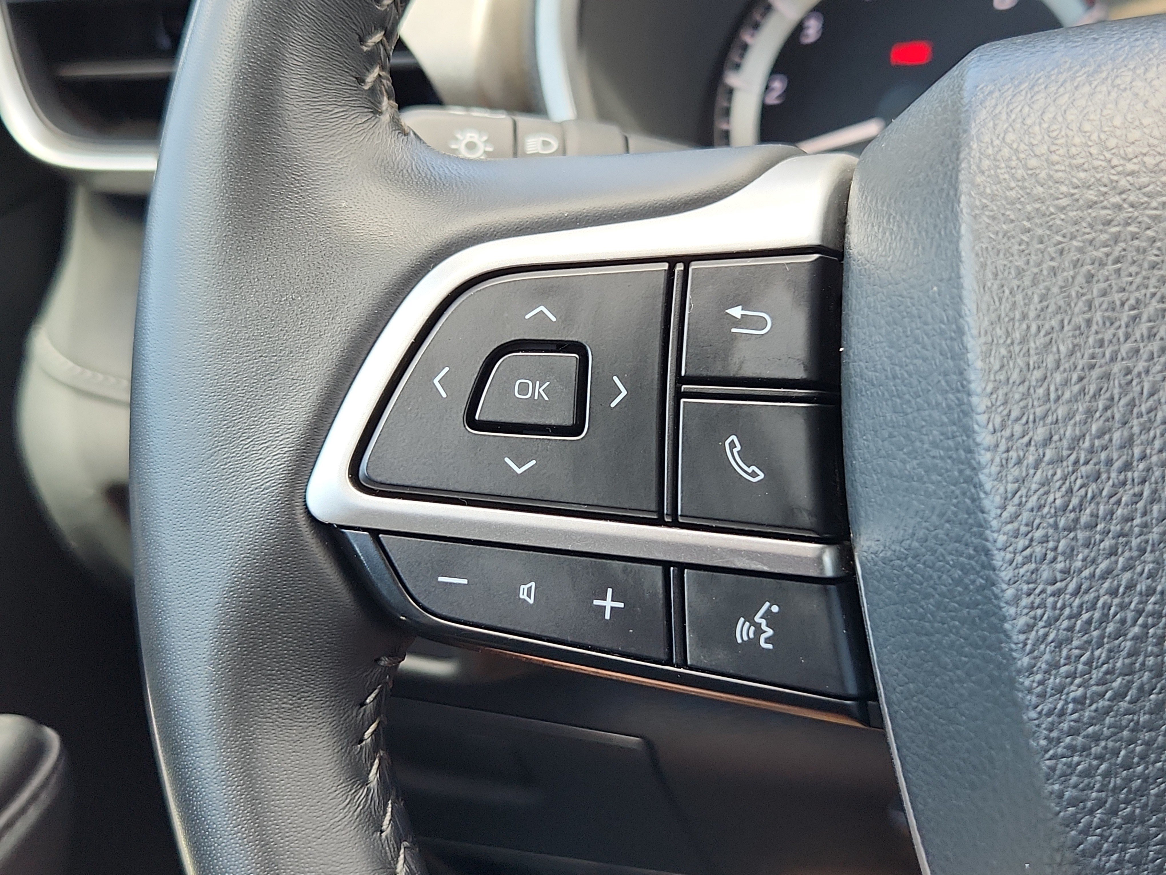 Used 2025 Toyota Highlander XLE AWD/4WD image 22