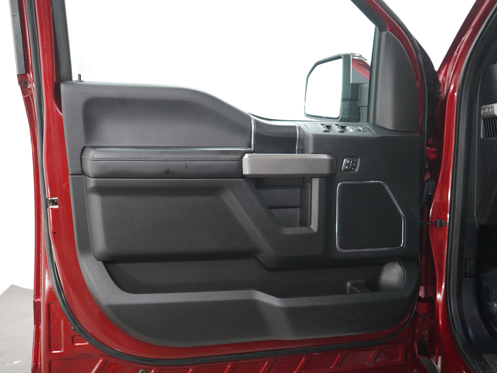 Used 2018 Ford F150 Platinum w/ Equipment Group 701A Luxury AWD/4WD image 20