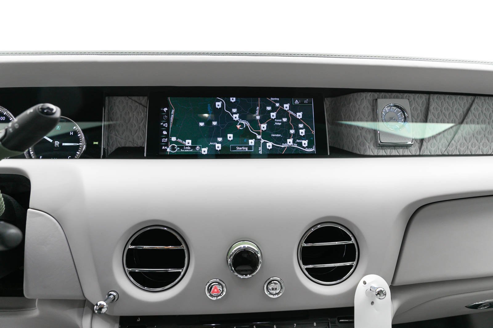 Used 2024 Rolls-Royce Phantom Extended Wheelbase w/ Leather Finishing Pack image 20