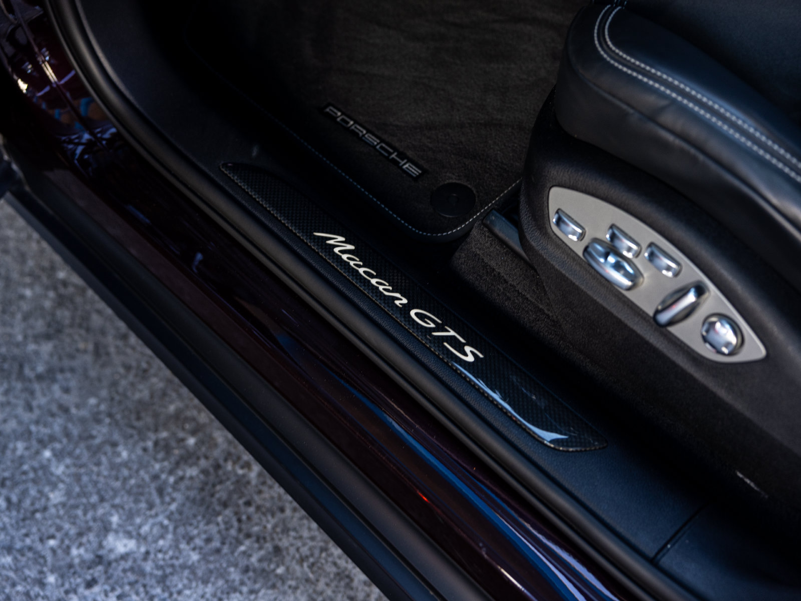 Certified 2024 Porsche Macan GTS AWD/4WD image 45