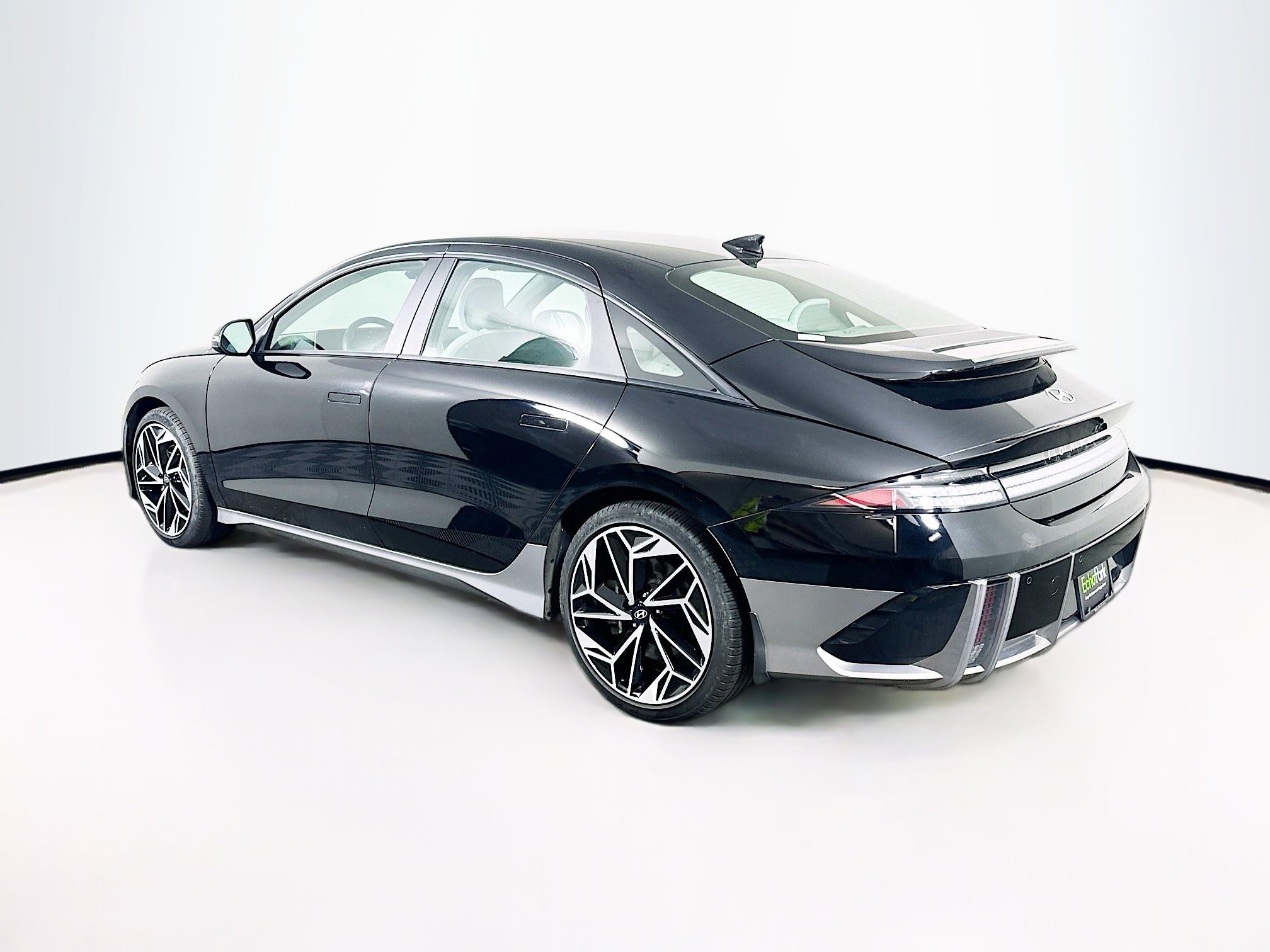 Used 2023 Hyundai Ioniq 6 SEL AWD/4WD image 5