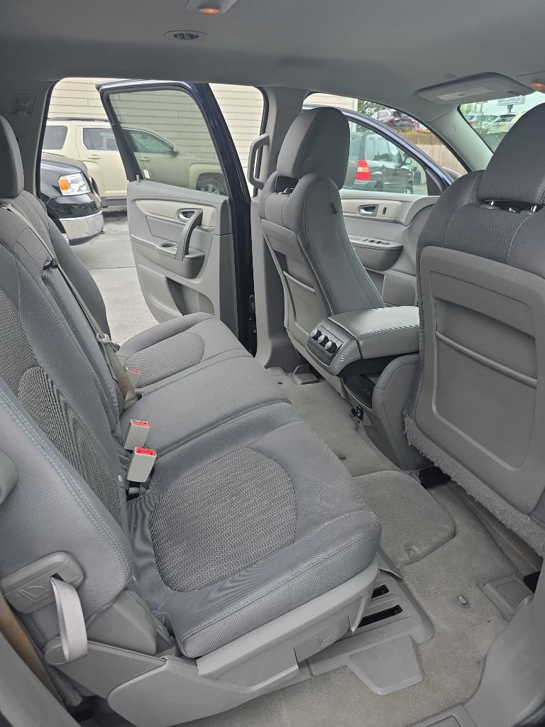 Used 2017 Chevrolet Traverse LS FWD image 12