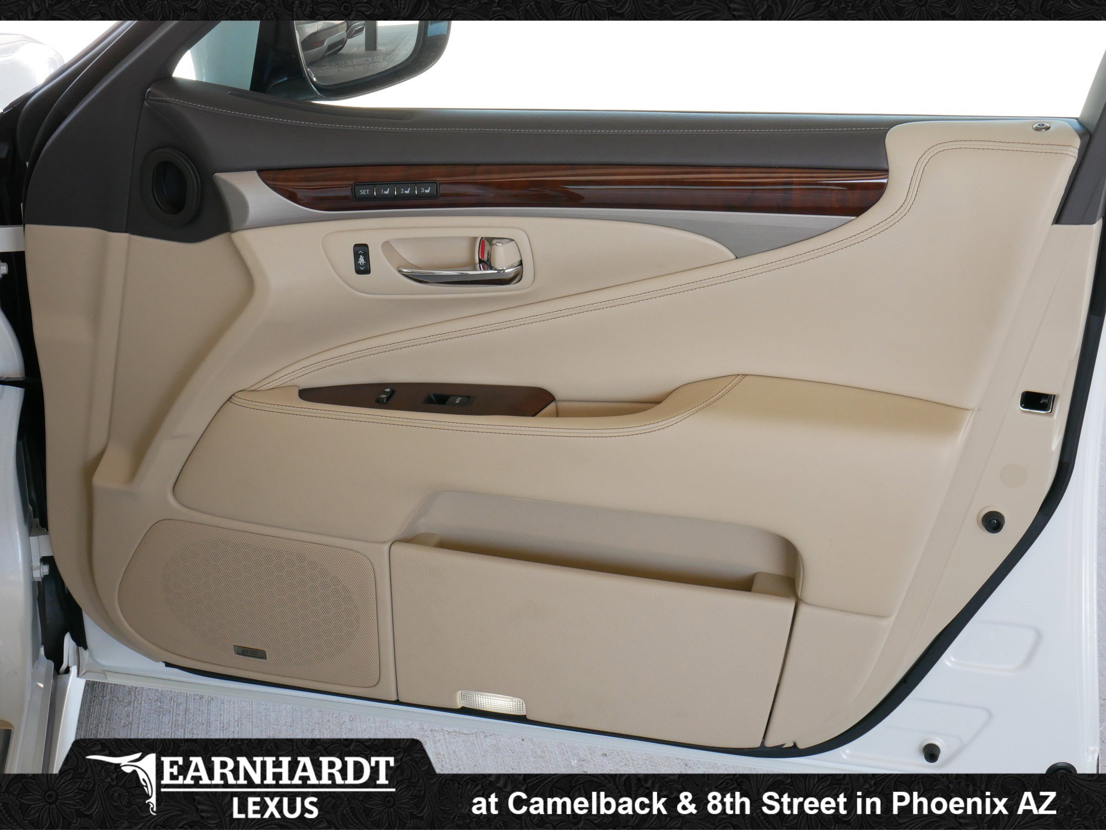 Used 2013 Lexus LS 460 w/ Comfort Pkg RWD image 12