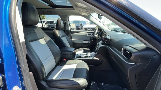 Certified 2022 Ford Explorer XLT w/ Equipment Group 202A AWD/4WD image 11