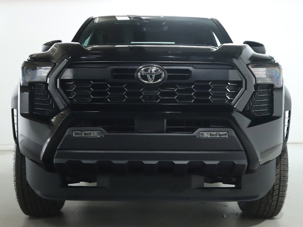Used 2025 Toyota Tacoma TRD Off-Road AWD/4WD image 5
