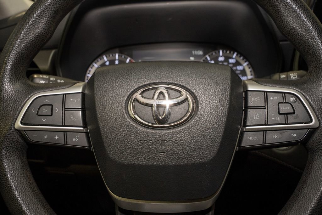 Used 2023 Toyota Highlander L image 20