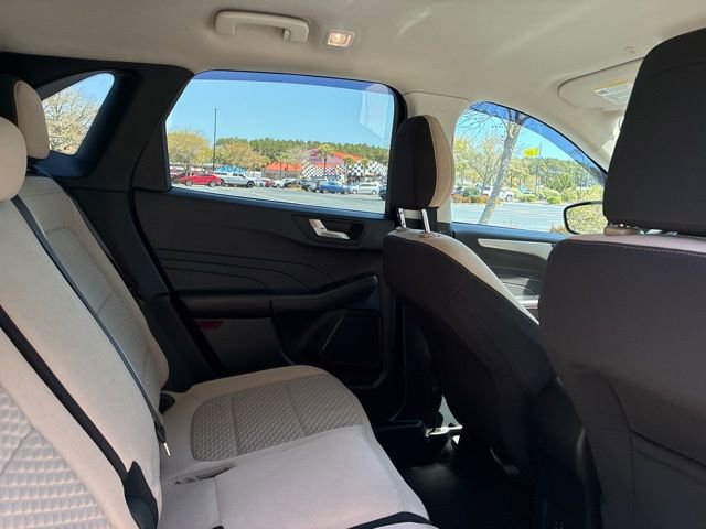 Used 2021 Ford Escape SE image 24