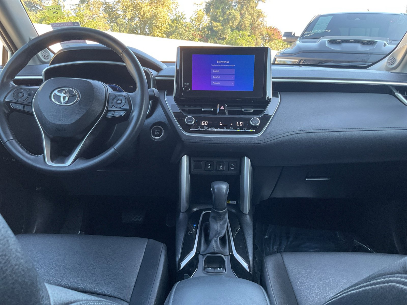 Used 2023 Toyota Corolla Cross XLE w/ Convenience Package image 10
