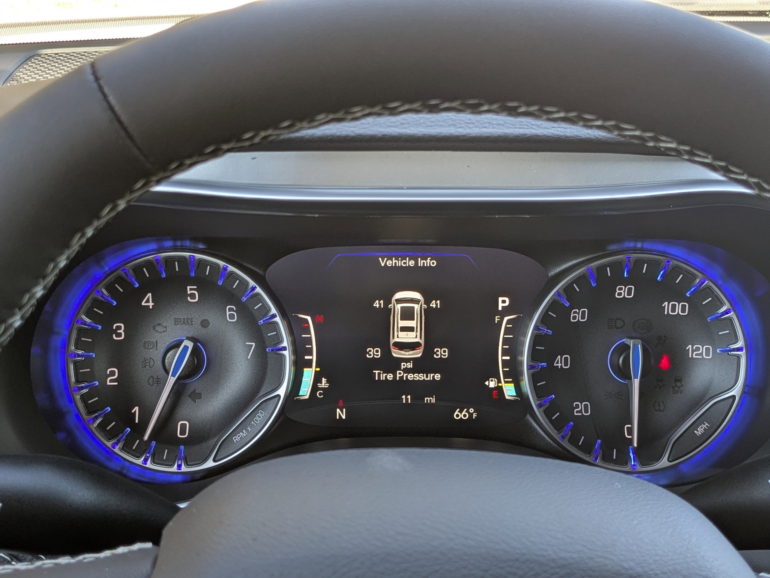 New 2026 Chrysler Pacifica Limited w/ Trailer Tow Group AWD/4WD image 27