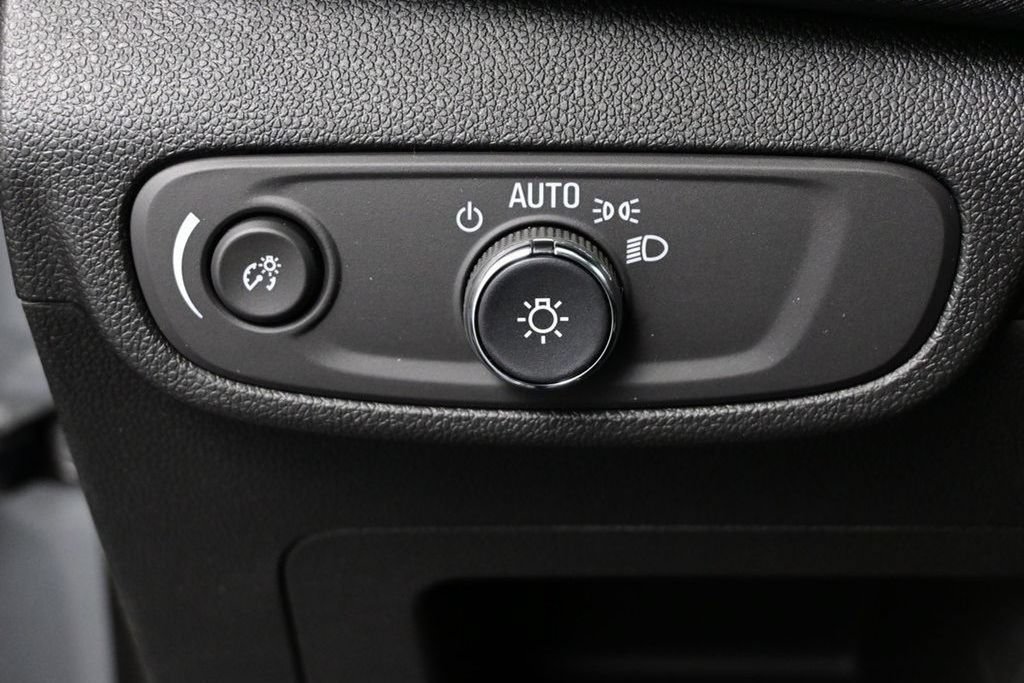 Used 2026 Chevrolet TrailBlazer LT w/ Midnight Edition FWD image 38