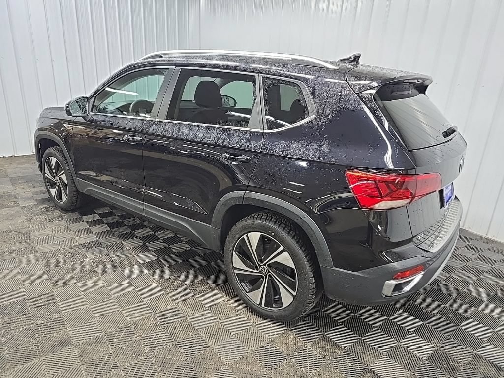 Used 2023 Volkswagen Taos SE AWD/4WD image 9