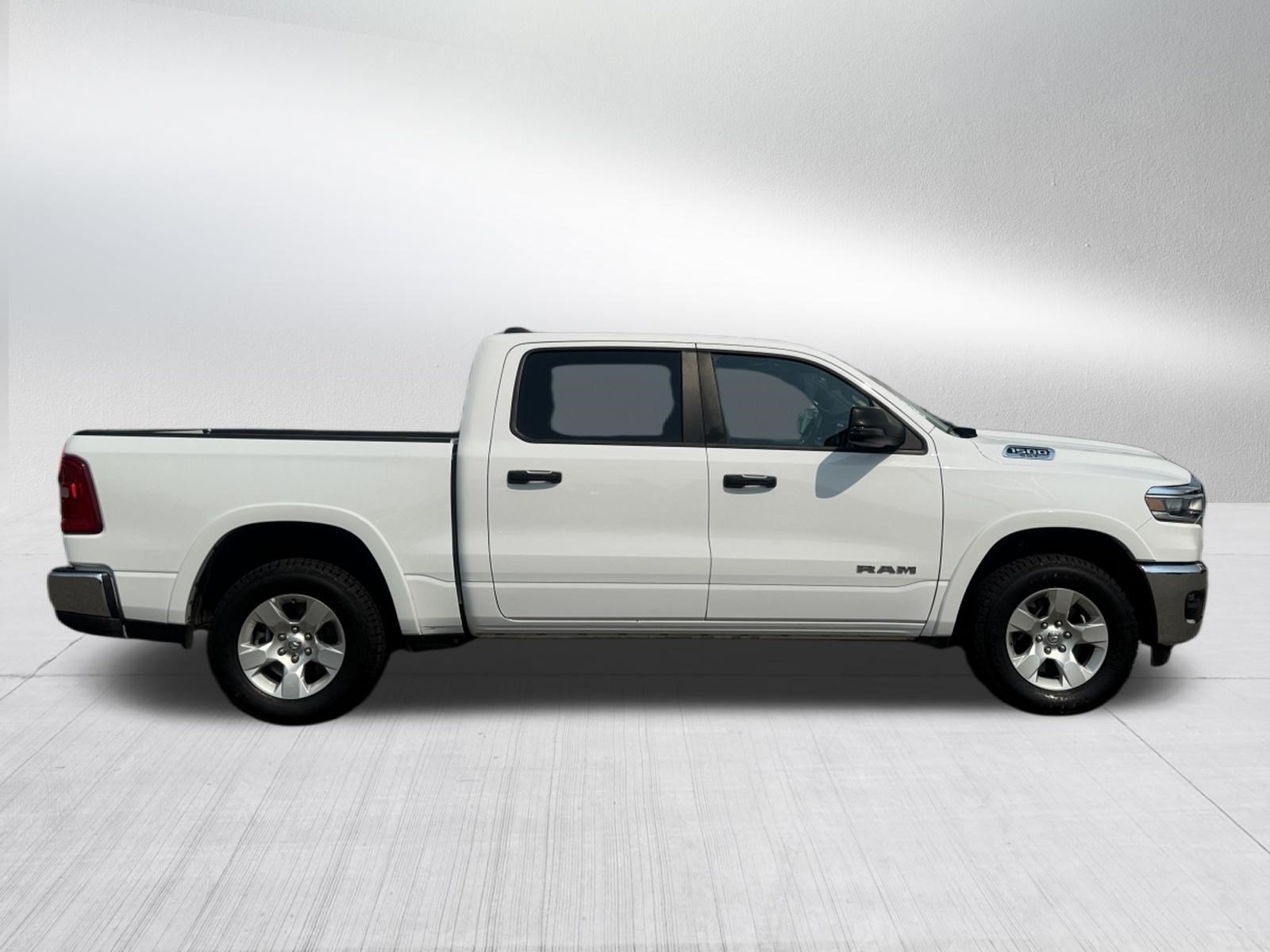 Used 2025 RAM 1500 Big Horn AWD/4WD image 4
