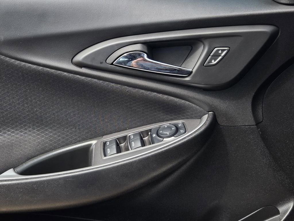 Used 2025 Chevrolet Malibu RS image 21