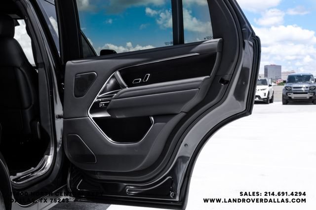 New 2026 Land Rover Range Rover Long Wheelbase SE AWD/4WD image 48
