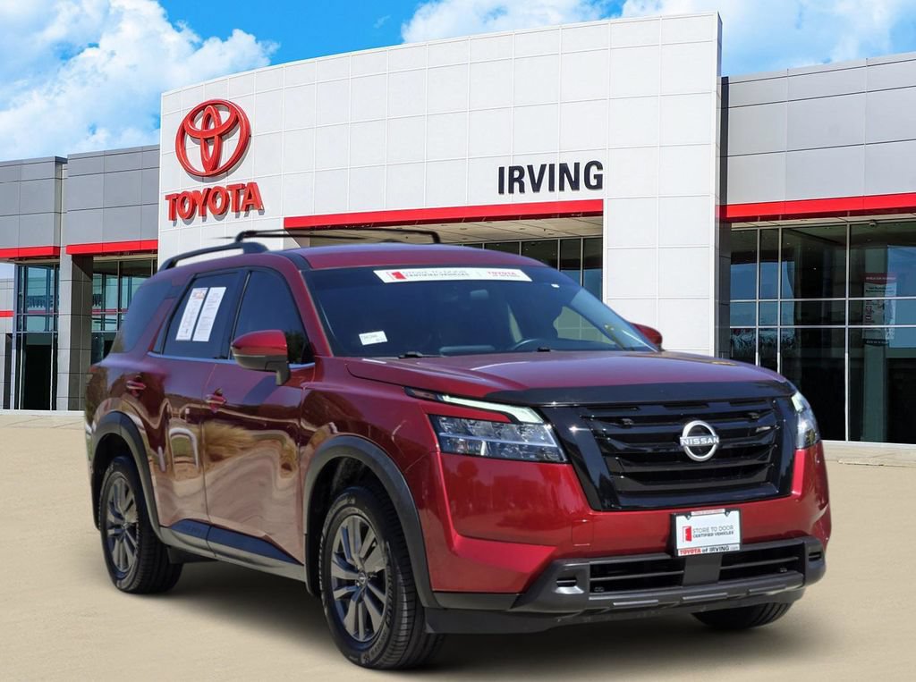 Used 2022 Nissan Pathfinder SV w/ SV Black Package FWD image 2