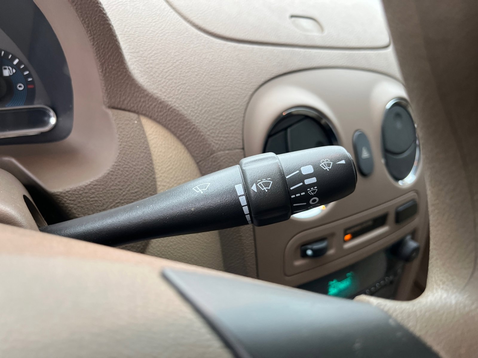 Used 2007 Chevrolet HHR LT image 12