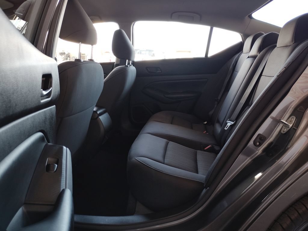 Used 2024 Nissan Altima 2.5 S FWD image 16