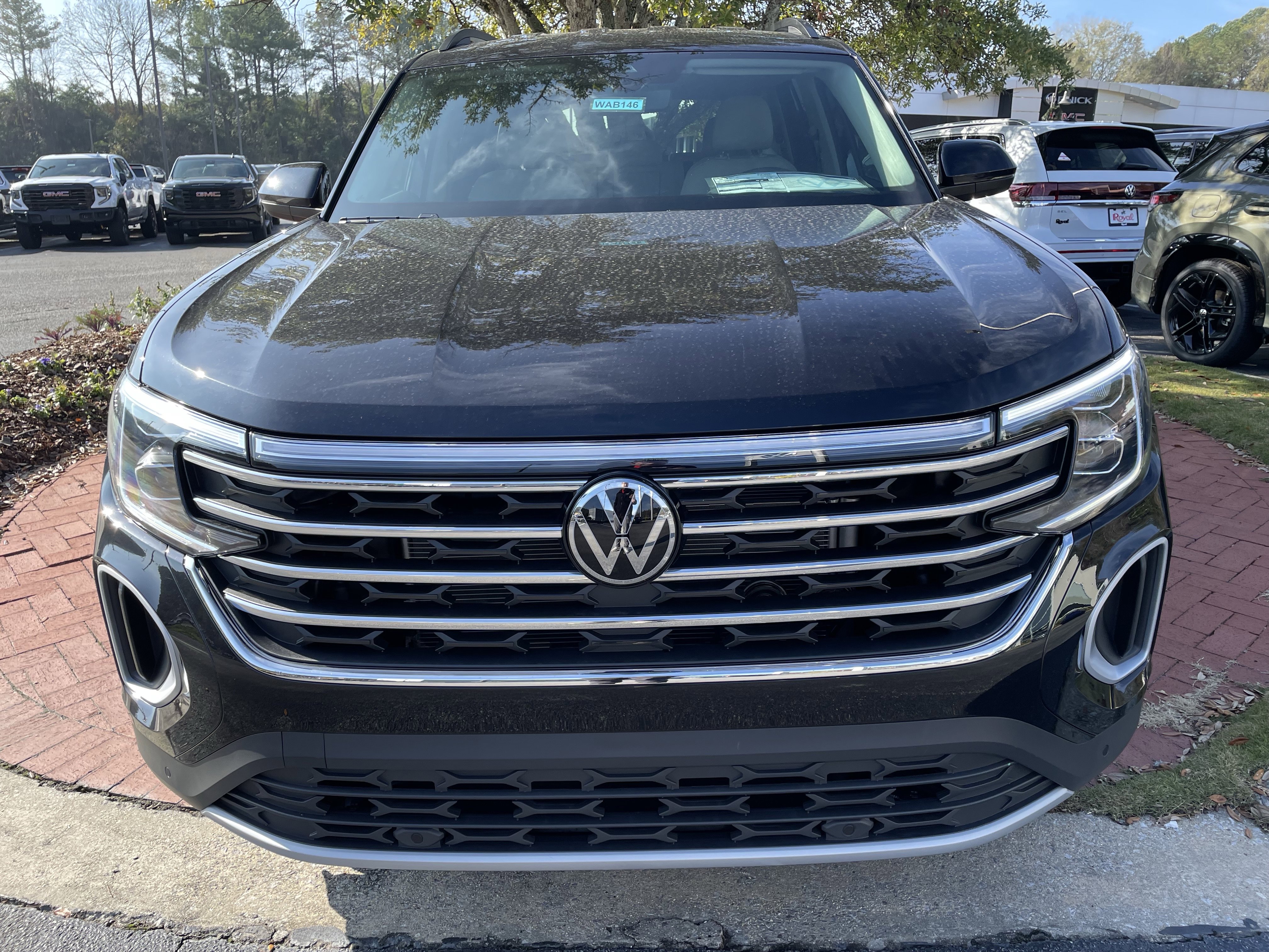 New 2026 Volkswagen Atlas SE image 2