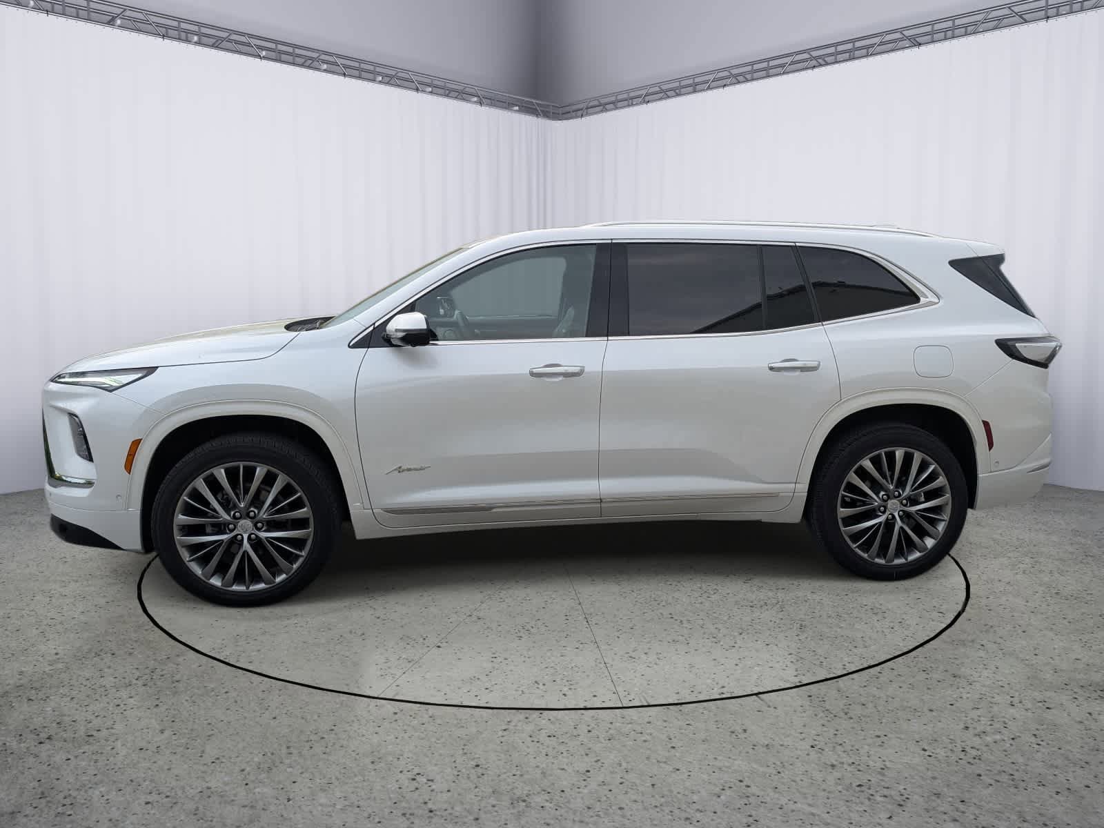 Certified 2025 Buick Enclave Avenir w/ Super Cruise Package AWD/4WD image 5