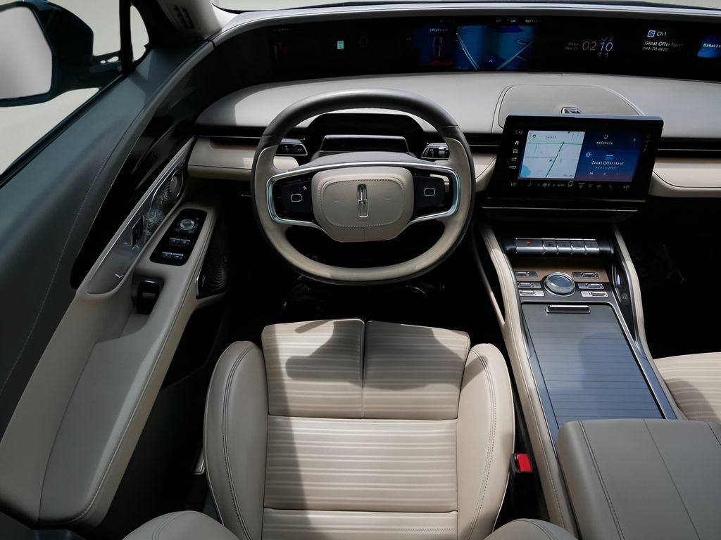 Used 2025 Lincoln Nautilus Reserve AWD/4WD image 13