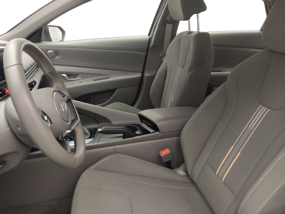 Used 2025 Hyundai Elantra Sport w/ Cargo Package FWD image 17