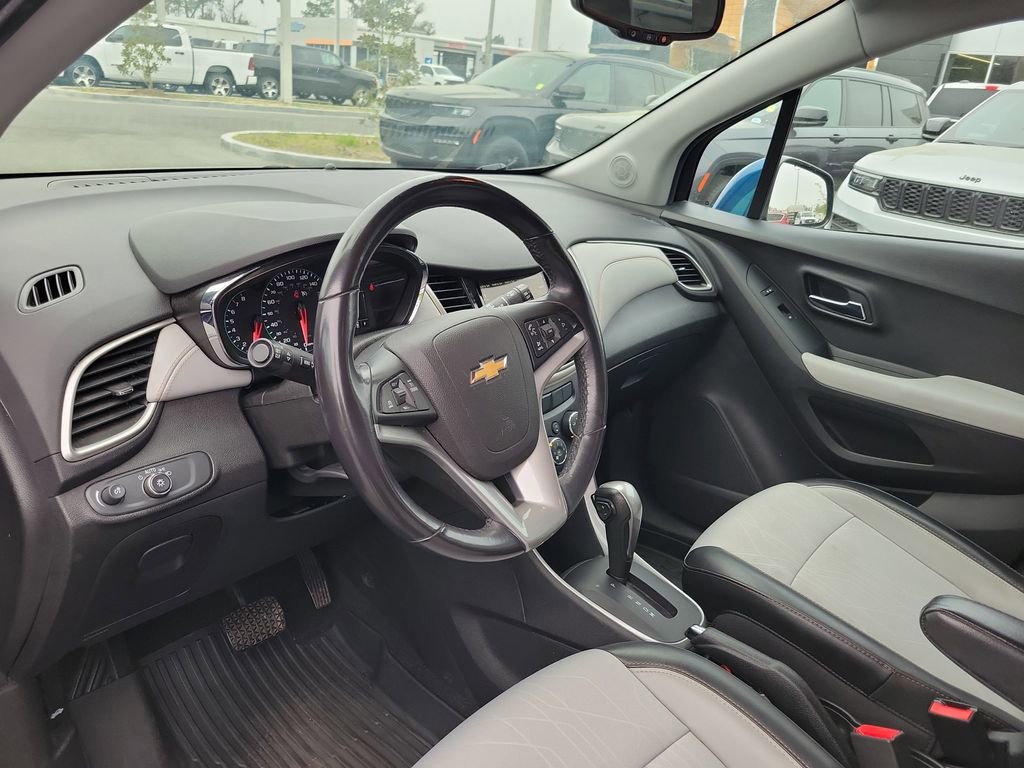 Used 2019 Chevrolet Trax LT w/ Driver Confidence Package image 13