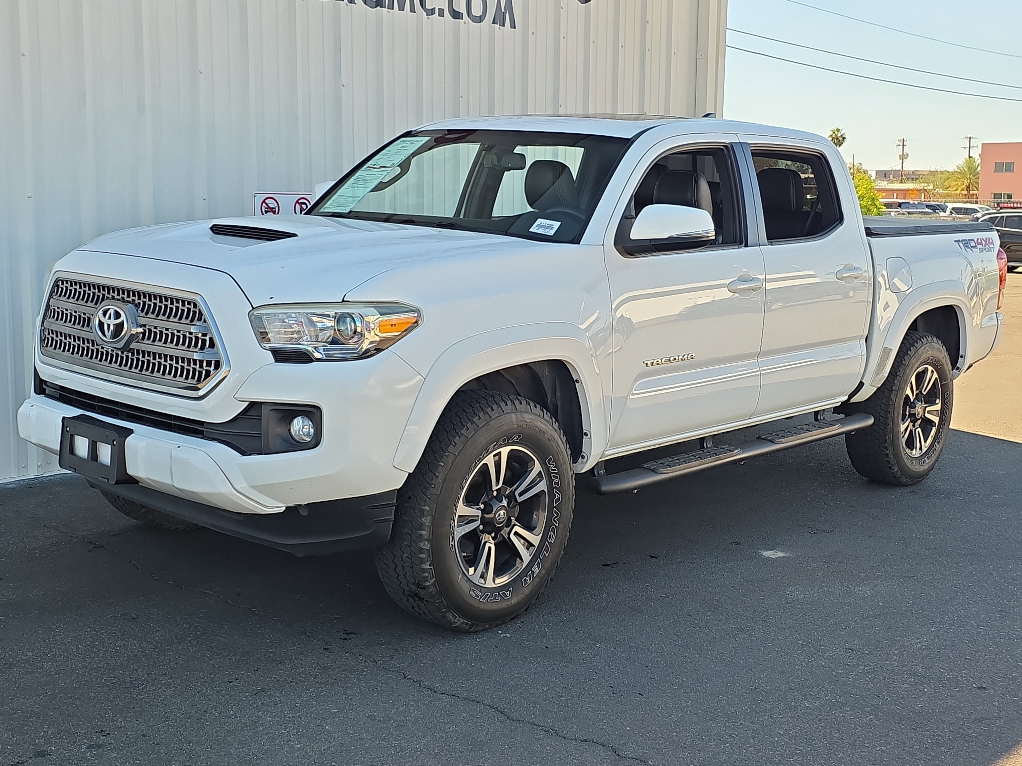 Used 2017 Toyota Tacoma TRD Sport w/ Premium & Technology Package AWD/4WD image 3