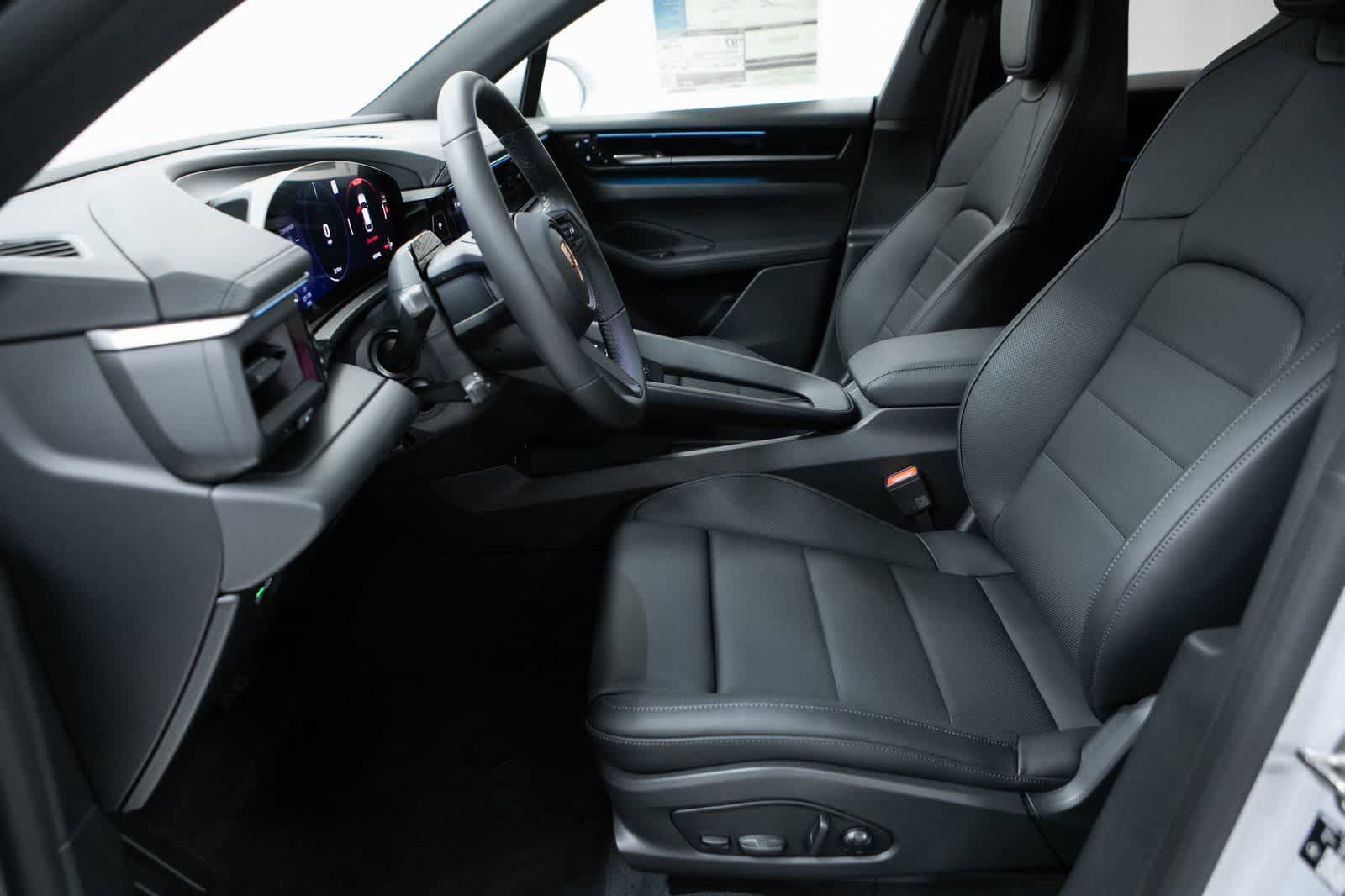 New 2026 Porsche Macan Electric RWD image 22