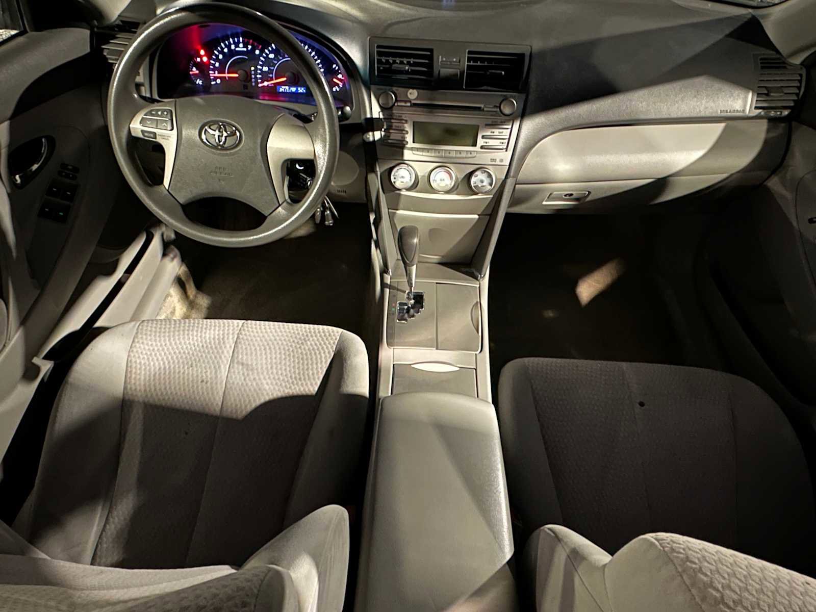 Used 2011 Toyota Camry LE image 18