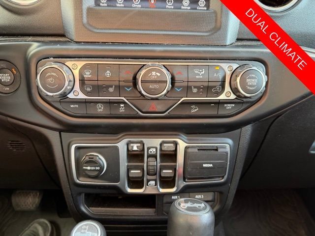 Used 2019 Jeep Wrangler Unlimited Sahara w/ LED Lighting Group AWD/4WD image 42