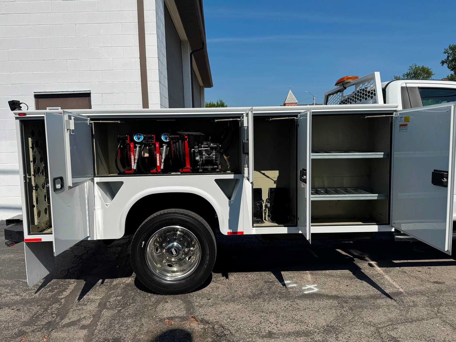 Used 2018 Ford F550 4x4 Regular Cab Super Duty image 6