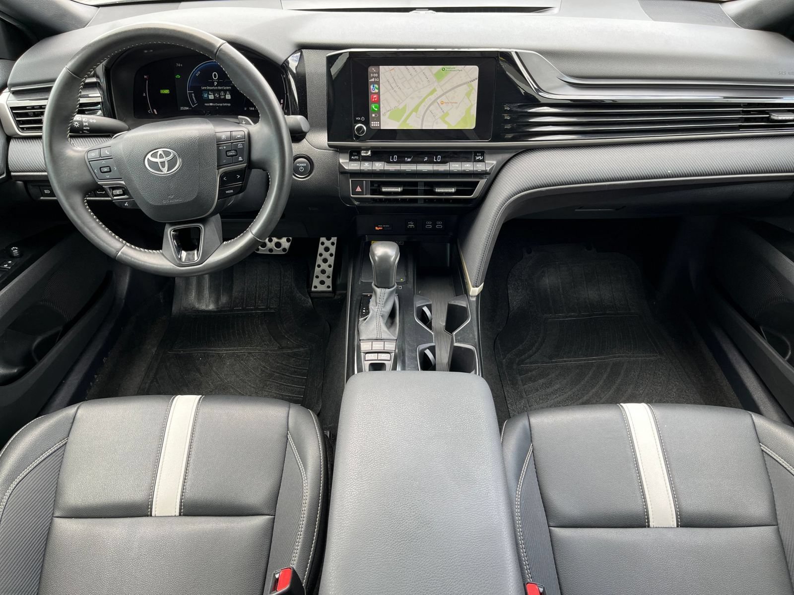 Used 2025 Toyota Camry SE FWD image 38