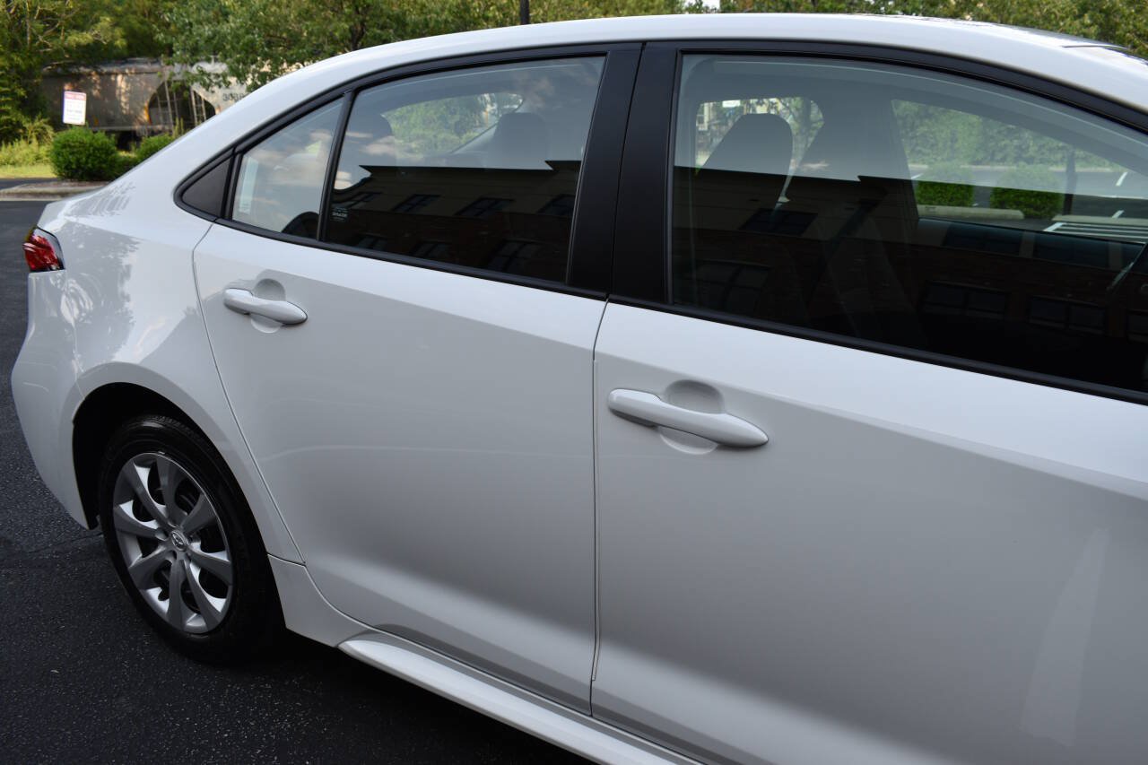 Used 2025 Toyota Corolla LE FWD image 35