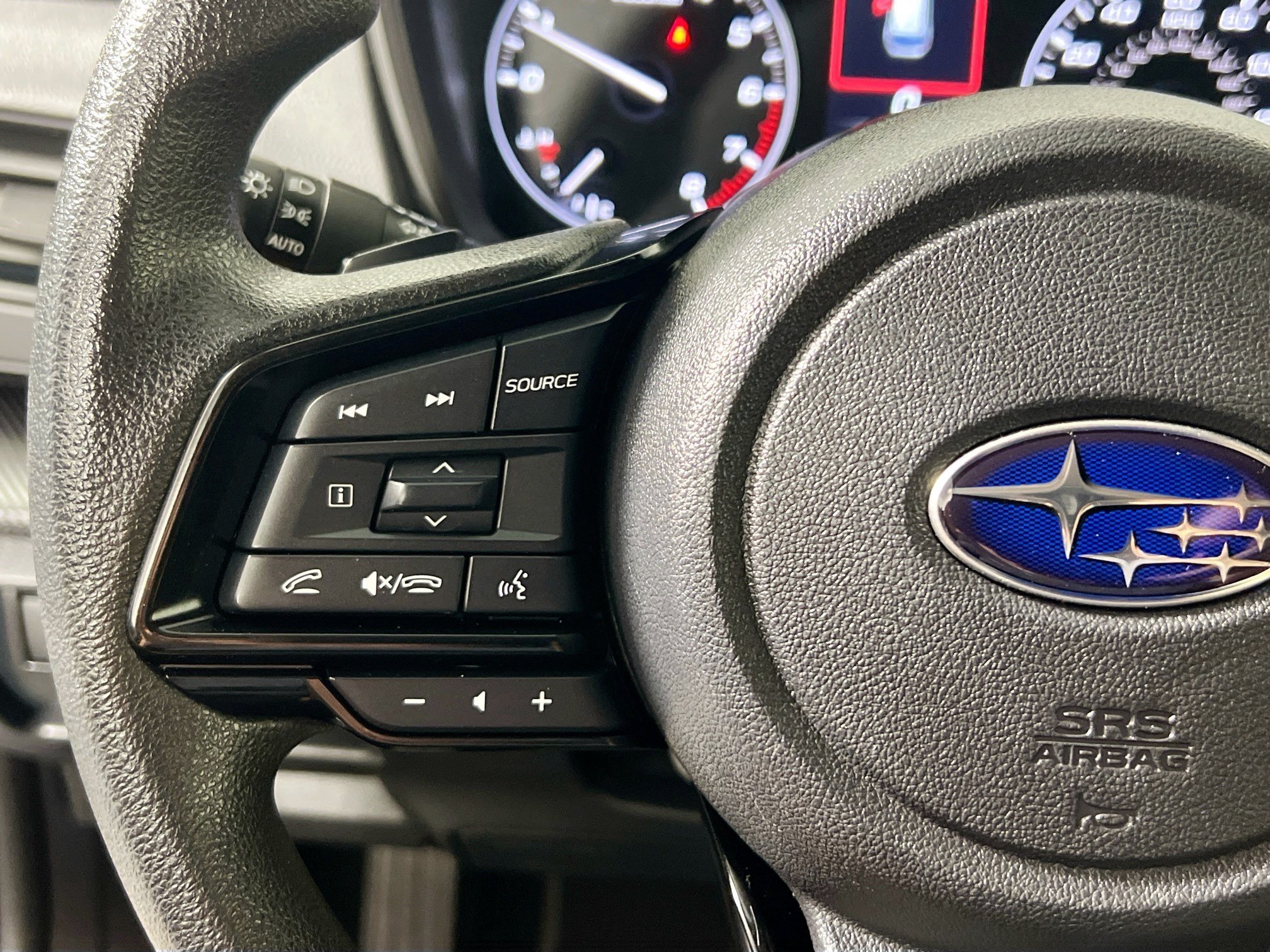 Used 2025 Subaru Crosstrek 2.5i Premium AWD/4WD image 9