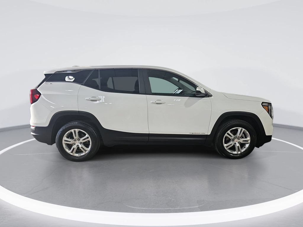 Used 2023 GMC Terrain SLE w/ LPO, Floor Liner Package AWD/4WD image 2